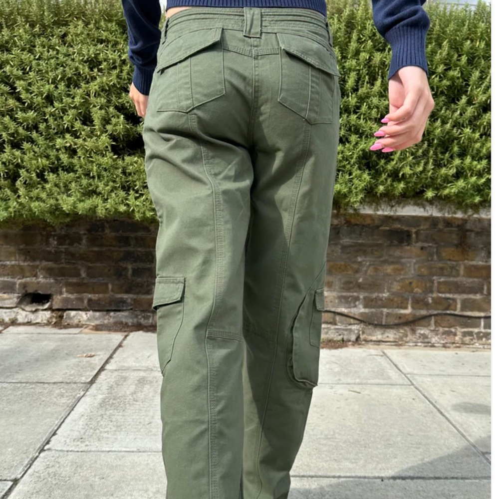 Brandy Melville Kim Cargo Pants Small - Picture 4 of 9
